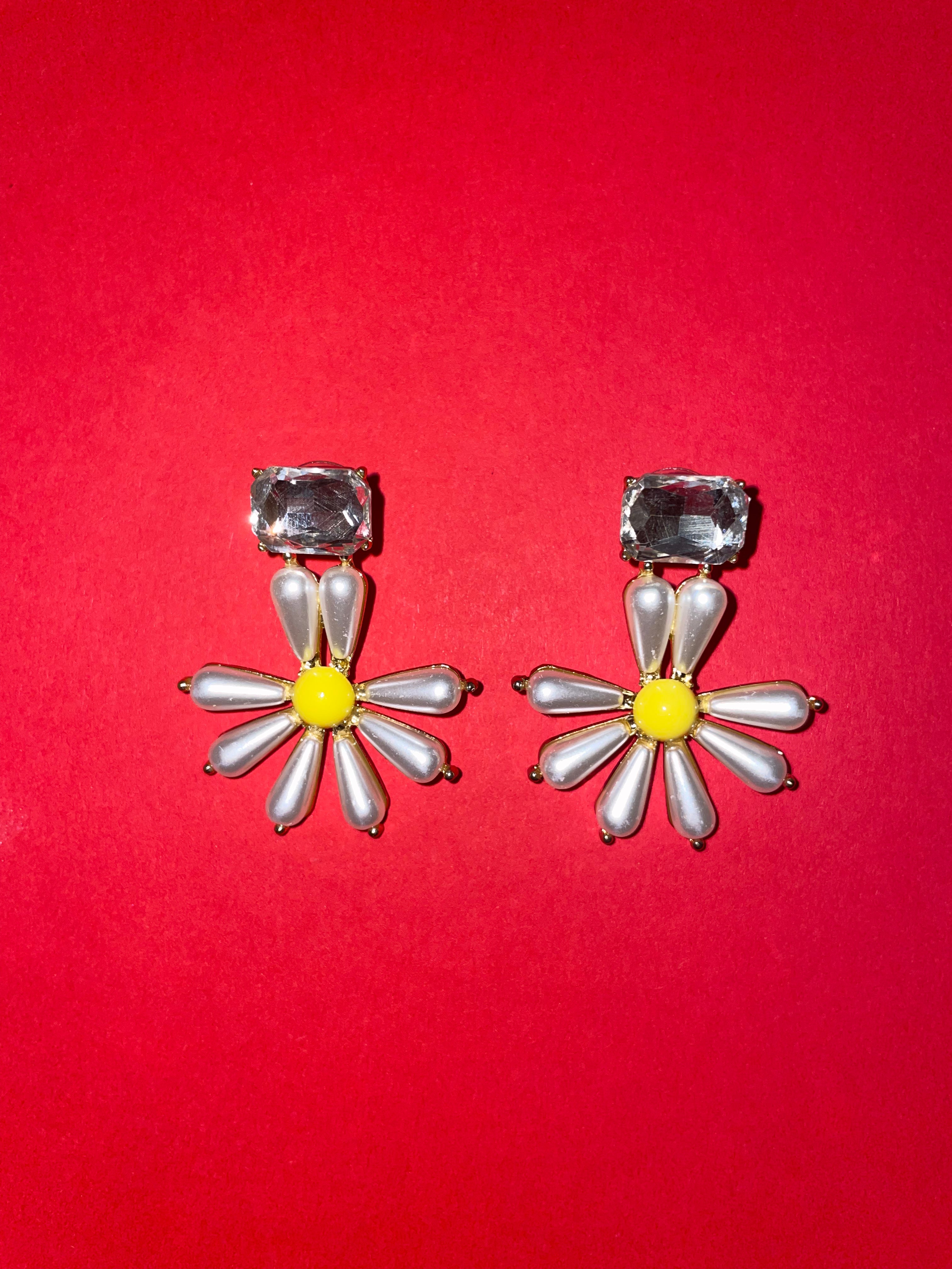 Daisy White Earrings