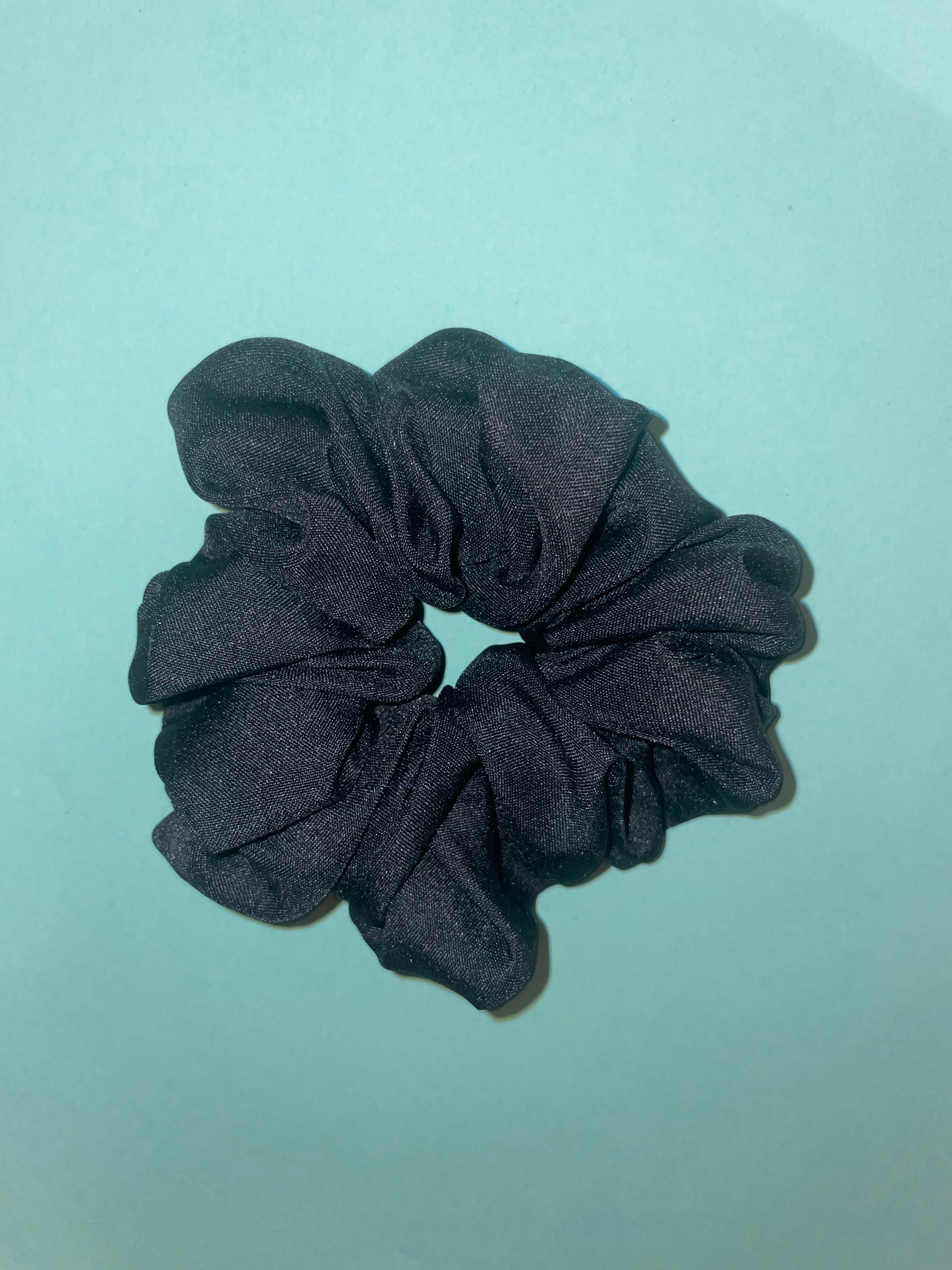 Noir Scrunchie